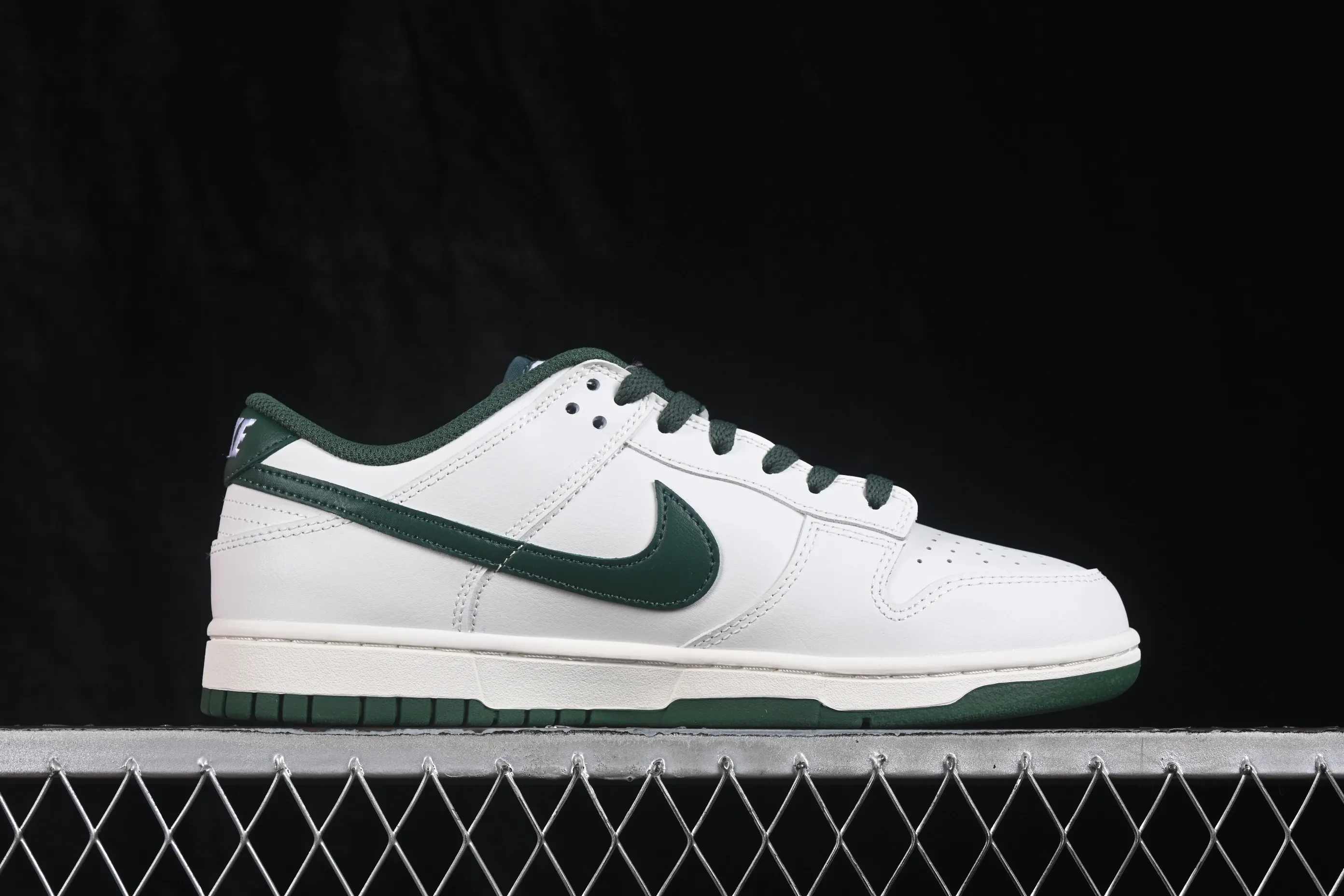 All categories Nk SB Dunk series Nk SB Dunk Low low-top sneakers Nike SB Dunk Low white green low-top casual sneakers HF5441-115